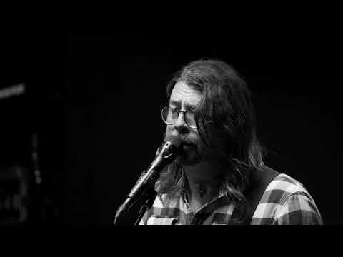 Foo Fighters despide a su baterista