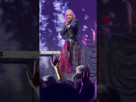 Shirley Manson detiene pelea en pleno show de Garbage