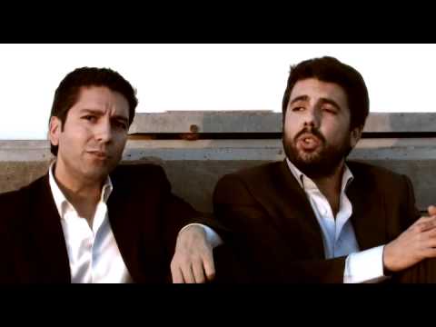 Carlos Mazón cantante