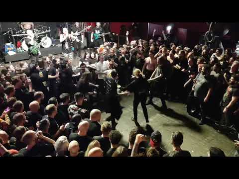 Twister en medio de un mosh pit en pleno concierto de metal