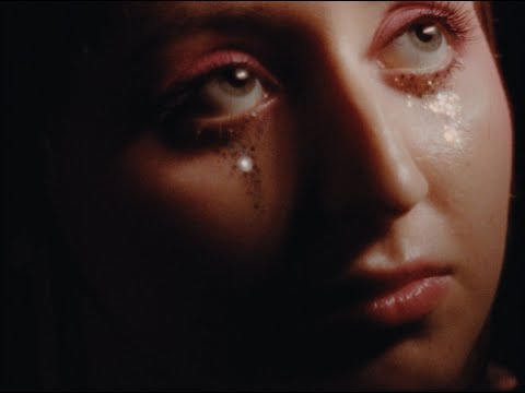 "Ya no lo siento" es el último single del nuevo disco de Julia Amor