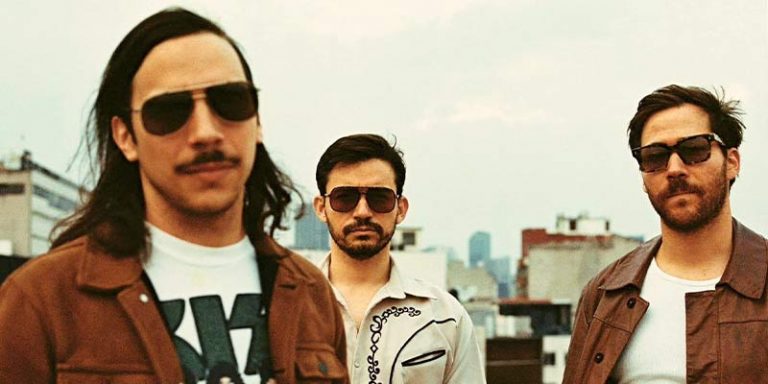 Los Mesoneros sideshows Lollapalooza Chile 2024