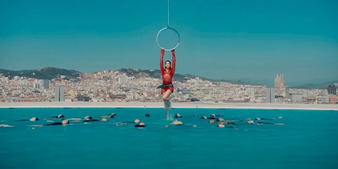 Dua Lipa muetra a Barcelona en su videoclip de ‘Illusion’
