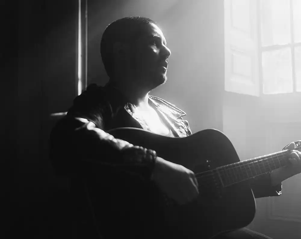 Lican Rai estrena "A la rosa de medianoche"