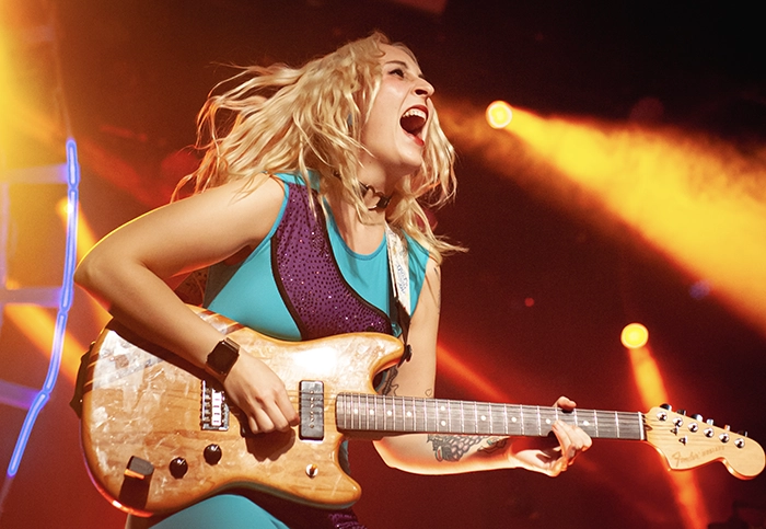 Guitarra Ginebras Concierto Ginebras en La Riviera