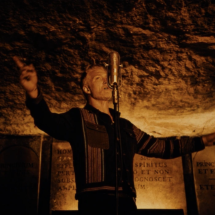Queens of the Stone Age Alive in the Catacombs