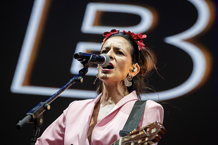 BEBE en concierto Río Babel 2025 cierre