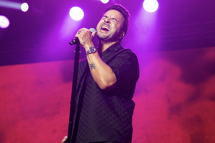 Fonsi cantando en vivo Luis Fonsi Valencia