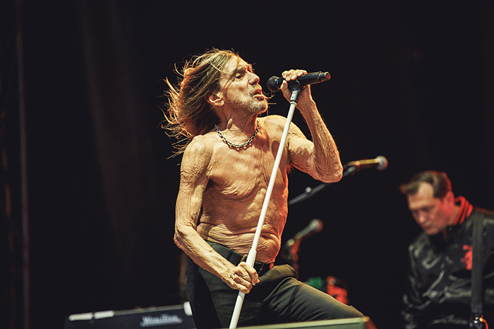 Iggy Pop cantando en el festival Crónica del primer día del Mad Cool 2025