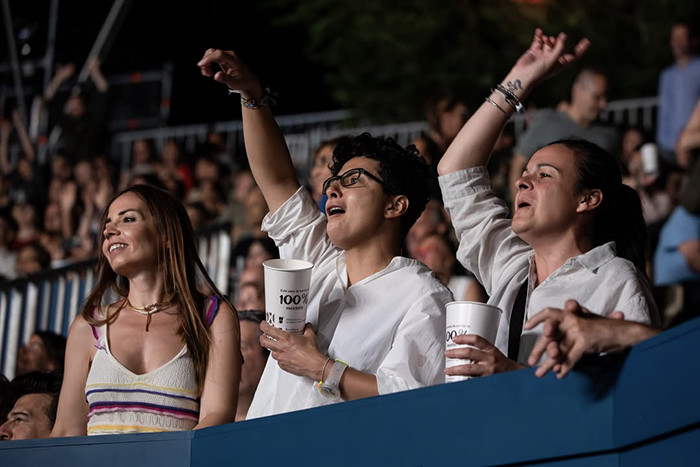 Público en el festival cantando y disfrutando desde las gradas Reseña Morcheeba y Nafta Noches del Botánico