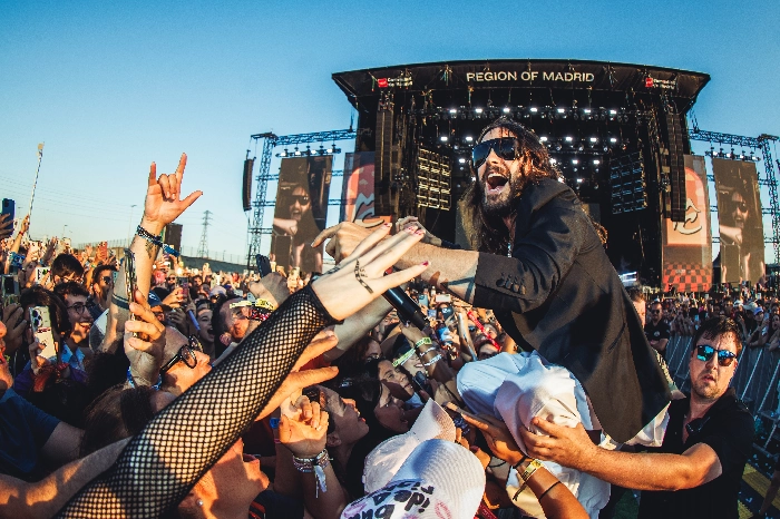 Jared Leto entre el público durante la actuación de Thirty Seconds to Mars en Mad Cool 2025 Cierre del Mad Cool 2025