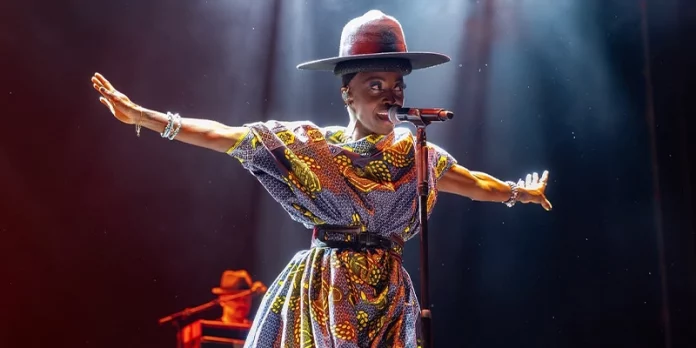 Vocalista de Morcheeba cantando