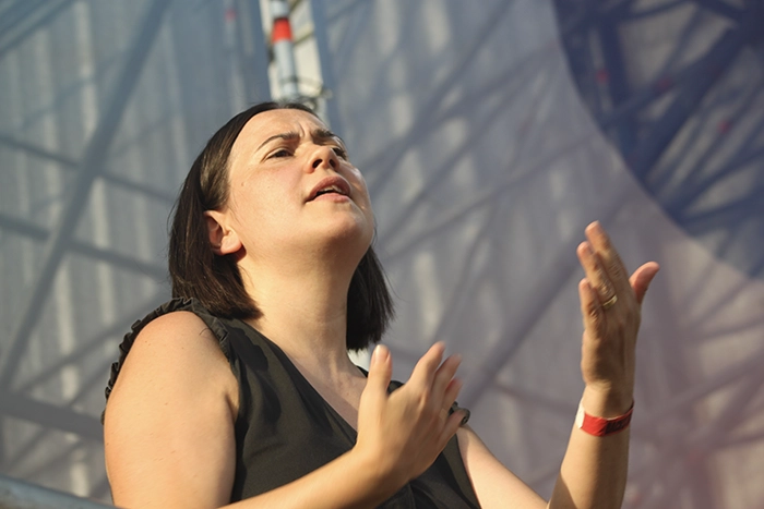 Intérprete lenguaje de señas Día 4 Sonorama Ribera Arde Bogotá