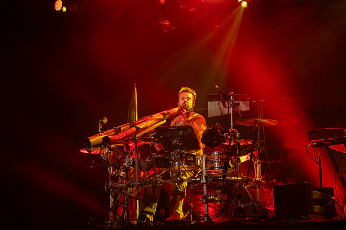 Xavier Rudd en La Riviera
