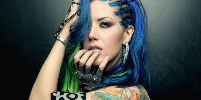 Alissa White Gluz sale de Arch Enemy