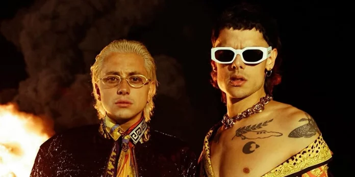 CA7RIEL y Paco Amoroso GIMME MORE