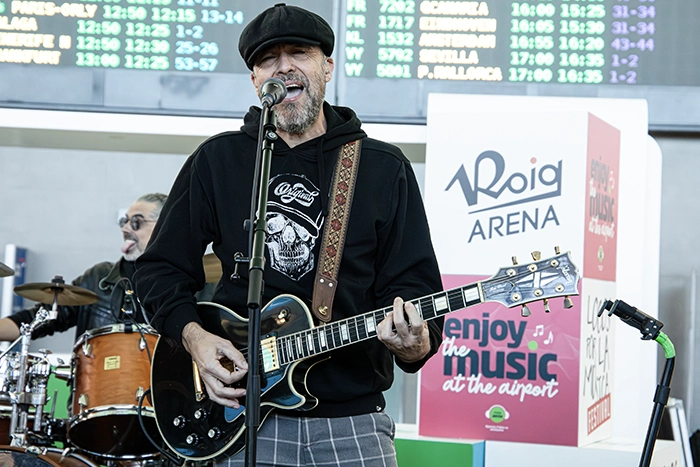 Seguridad Social showcase Locos por la Música