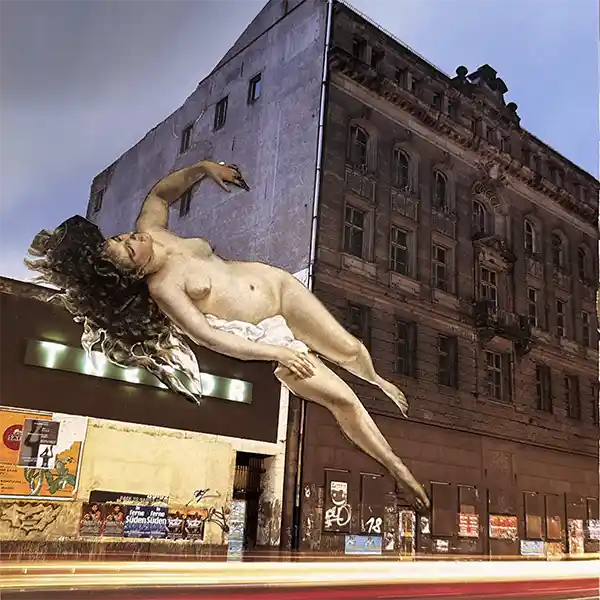 Mujer clásica flotando frente a un edificio urbano deteriorado Atomic Fruit Medicine
