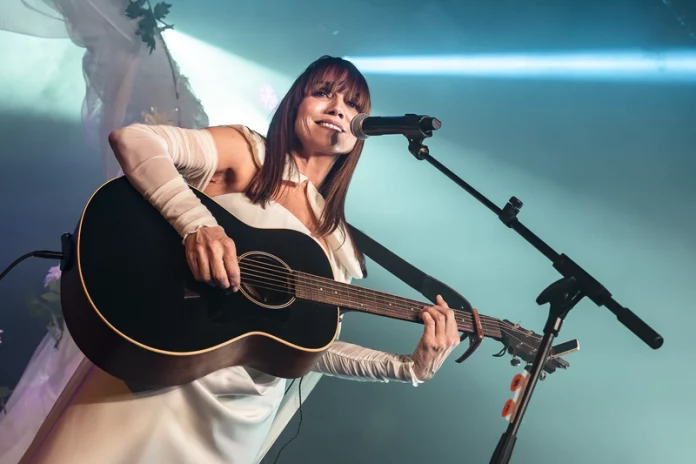 6LA BIEN QUERIDA HENRIQUE PRATAS 800PX