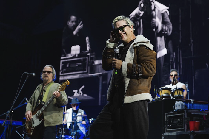 Los Amigos Invisibles Vive Latino 2026 Crónica primer día Vive Latino 2026