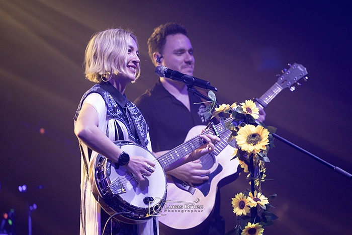 Paula Mattheus y guitarrista en concierto Paula Mattheus en Málaga