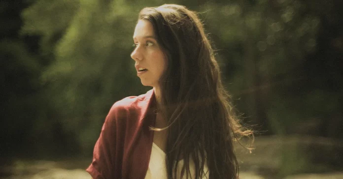 Raquel Lúa Peinar Raíces