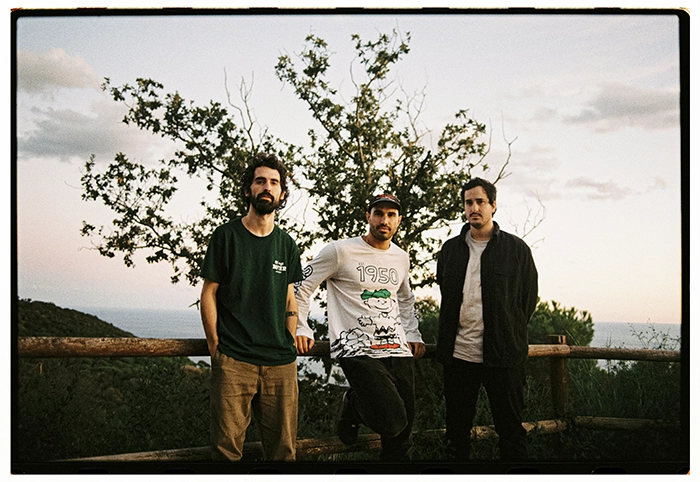 Rese&ntilde;a Saludos De Americania