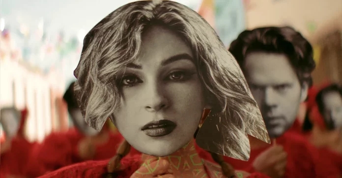 The Warning y PNAU colaboración